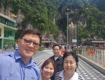 International Director Kim and his wife visiting Malaysia and the office of Lions Education Foundation